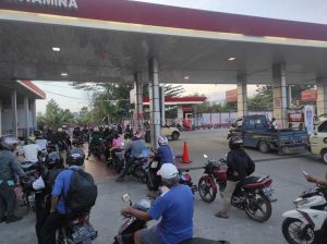 Antrean Panjang di SPBU Samarinda Disoroti Wali Kota, Pertamina Dituding Sebagai Penyebab Utama