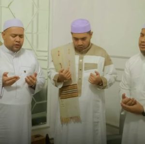 Akhmed Reza Hadiri Haul ke-19 Abah Guru Sekumpul: Momen Spiritual yang Penuh Berkah