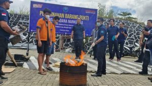 Barang Bukti Ganja Kering Dimusnahkan oleh BNNP Kaltim