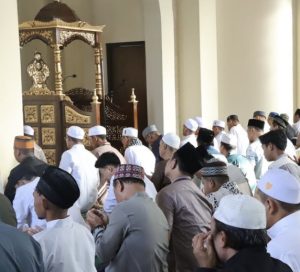 Shalat Idul Fitri 1445H di Masjid Al-Khair, Komplek Sekretariat DPRD Provinsi Kalimantan Timur