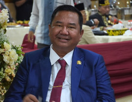 Wakil Ketua DPRD Kaltim Ekti Imanuel Hadiri Pelantikan Pimpinan dan Anggota DPRD Kabupaten Kutai Kartanegara Periode 2024-2029