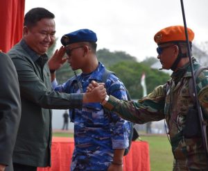 Ekti Imanuel Hadiri Peringatan HUT TNI ke-79 di Samarinda