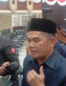 Pengesahan AKD DPRD Kaltim Jadi Momentum Kepemudaan: Hasanuddin Mas’ud Tegaskan Komitmen Layanan Publik